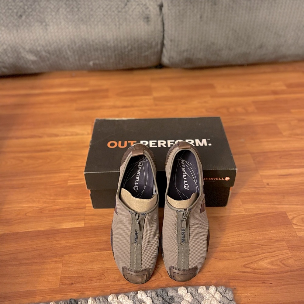 Merrell size 8.5 Barrado shoes